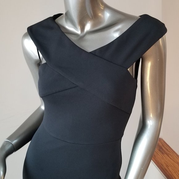 Cute fitted black dress - Picture 2 of 5